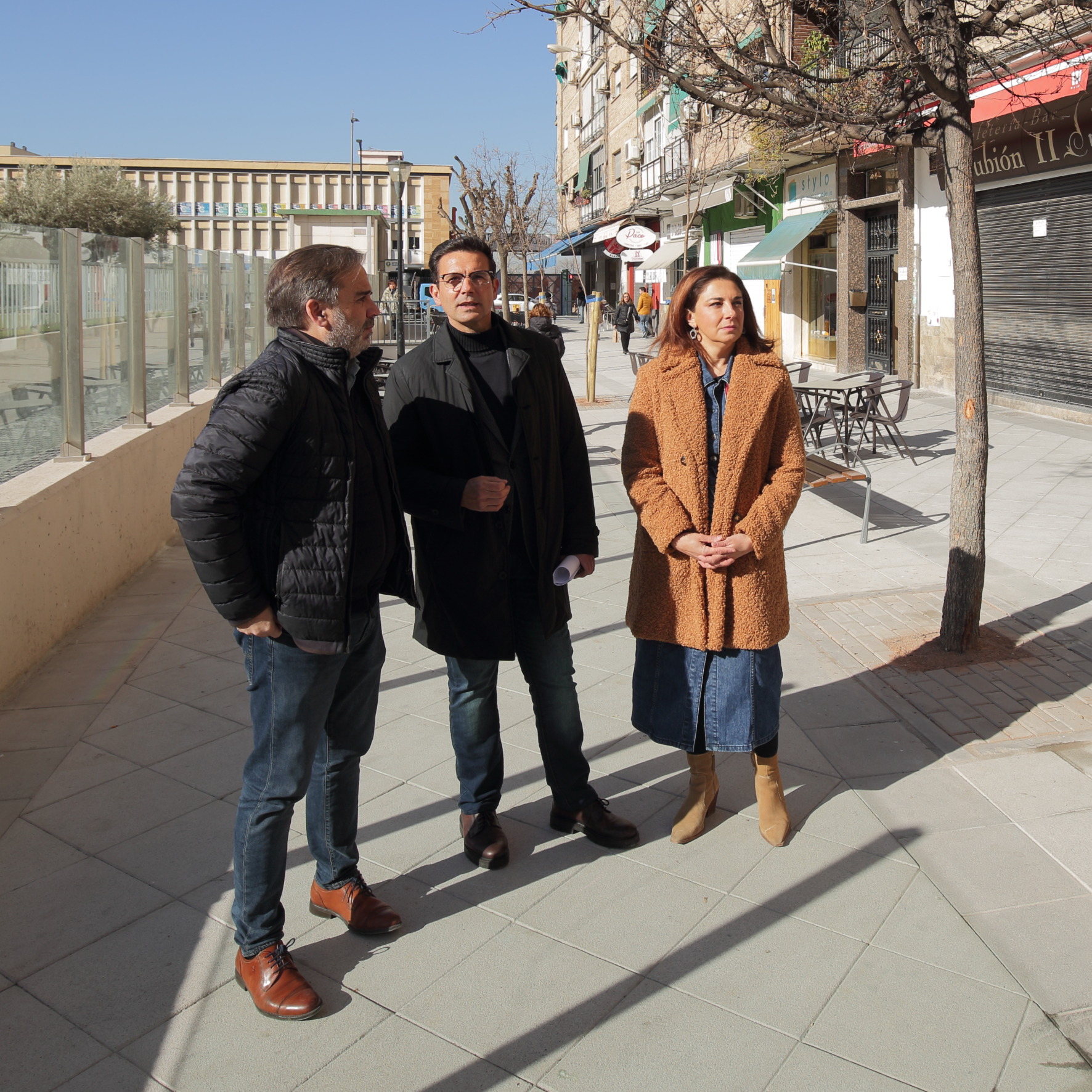 &copy;Ayto.Granada: EL AYUNTAMIENTO CULMINA LA REFORMA INTEGRAL DE LA GLORIETA DE ARABIAL CON UNA INVERSI�N DE CASI 60.000 EUROS 